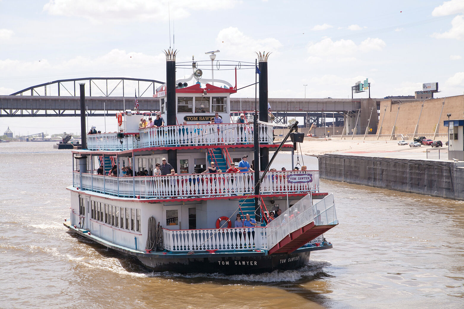 TP_0821_Riverboats_1.jpg